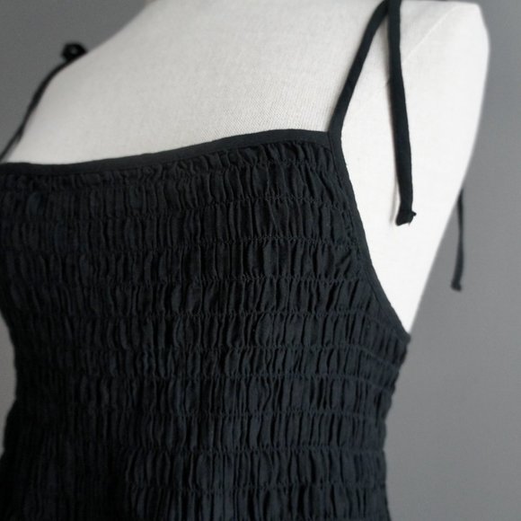 Gap Square Neck Black Smocked Tie Strap Tank Top Size Medium - Picture 5 of 13
